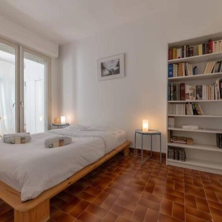 GRAND APPARTEMENT LUMINEUX POUR 2 à 4 PERSONNES A AVIGNON INTRA-MUROS WiFI GRATUIT Exterior foto