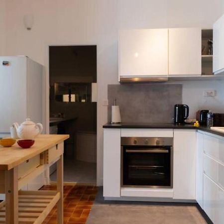 GRAND APPARTEMENT LUMINEUX POUR 2 à 4 PERSONNES A AVIGNON INTRA-MUROS WiFI GRATUIT Exterior foto