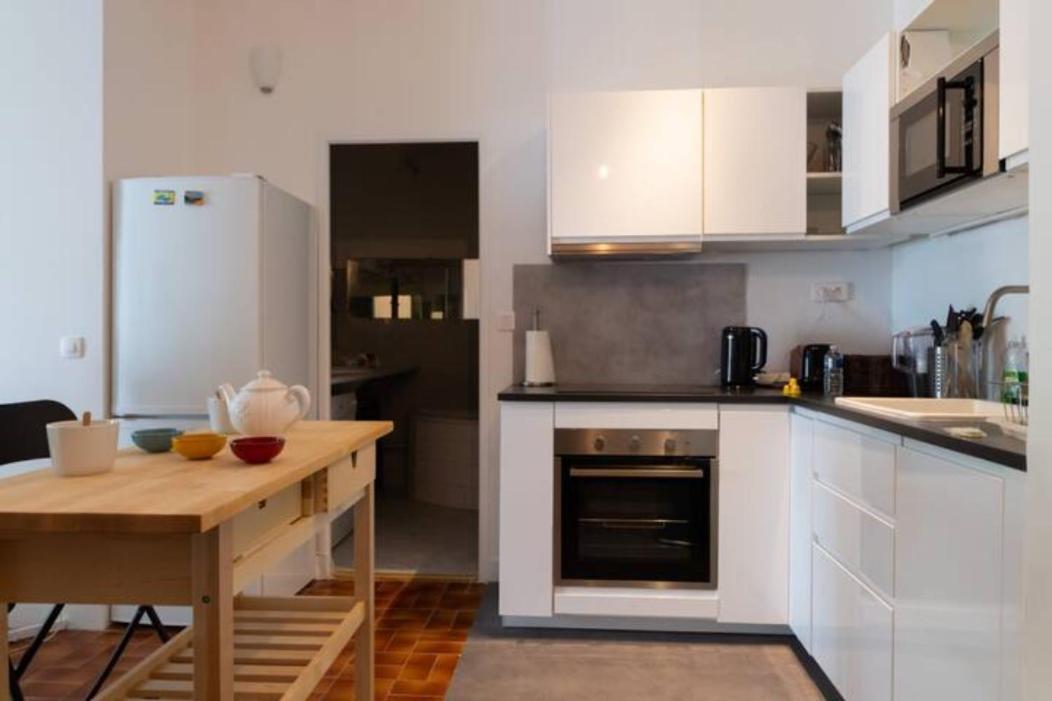 GRAND APPARTEMENT LUMINEUX POUR 2 à 4 PERSONNES A AVIGNON INTRA-MUROS WiFI GRATUIT Exterior foto