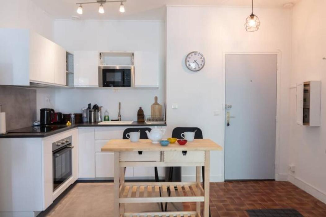 GRAND APPARTEMENT LUMINEUX POUR 2 à 4 PERSONNES A AVIGNON INTRA-MUROS WiFI GRATUIT Exterior foto